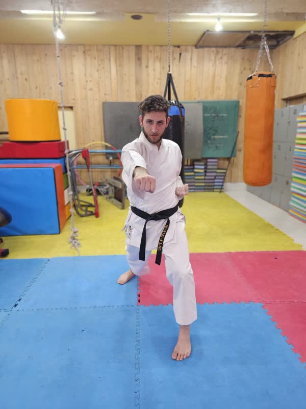زوکی دفاع شخصی با کاراته